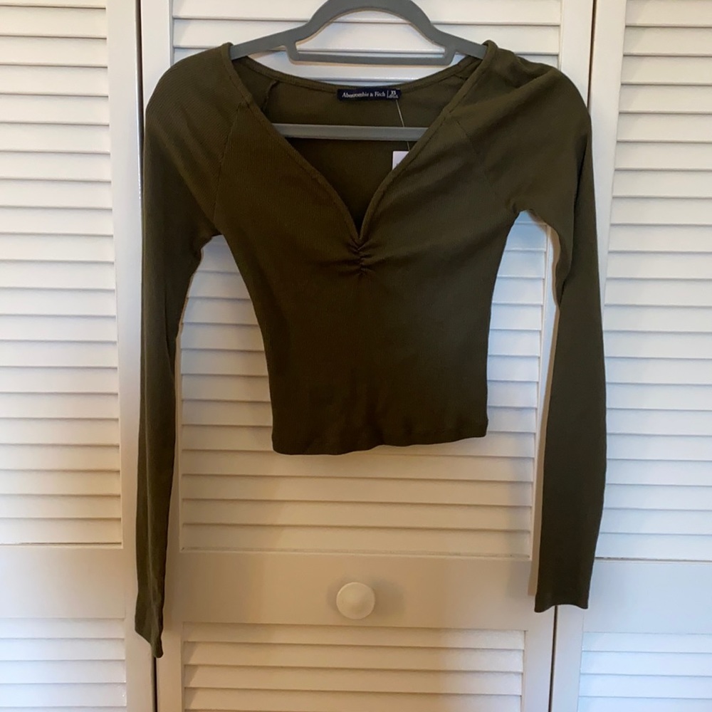 A&F v neck top